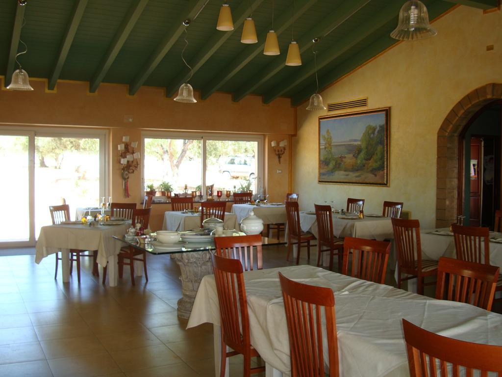 Country Resort Capo Nieddu Santa Caterina Di Pittinuri  Kültér fotó