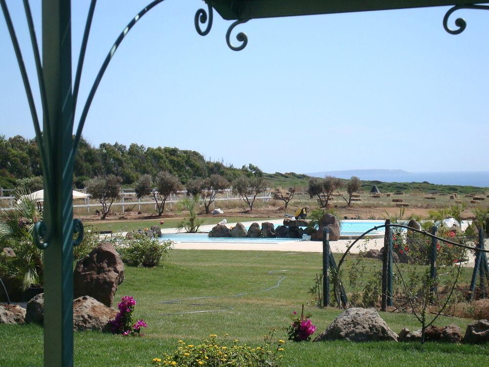 Country Resort Capo Nieddu Santa Caterina Di Pittinuri  Kültér fotó