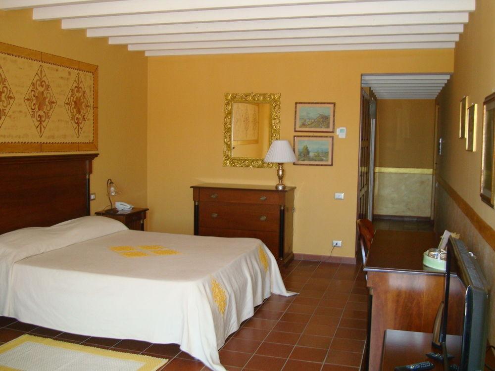 Country Resort Capo Nieddu Santa Caterina Di Pittinuri  Kültér fotó