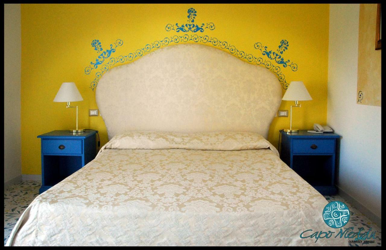 Country Resort Capo Nieddu Santa Caterina Di Pittinuri  Kültér fotó