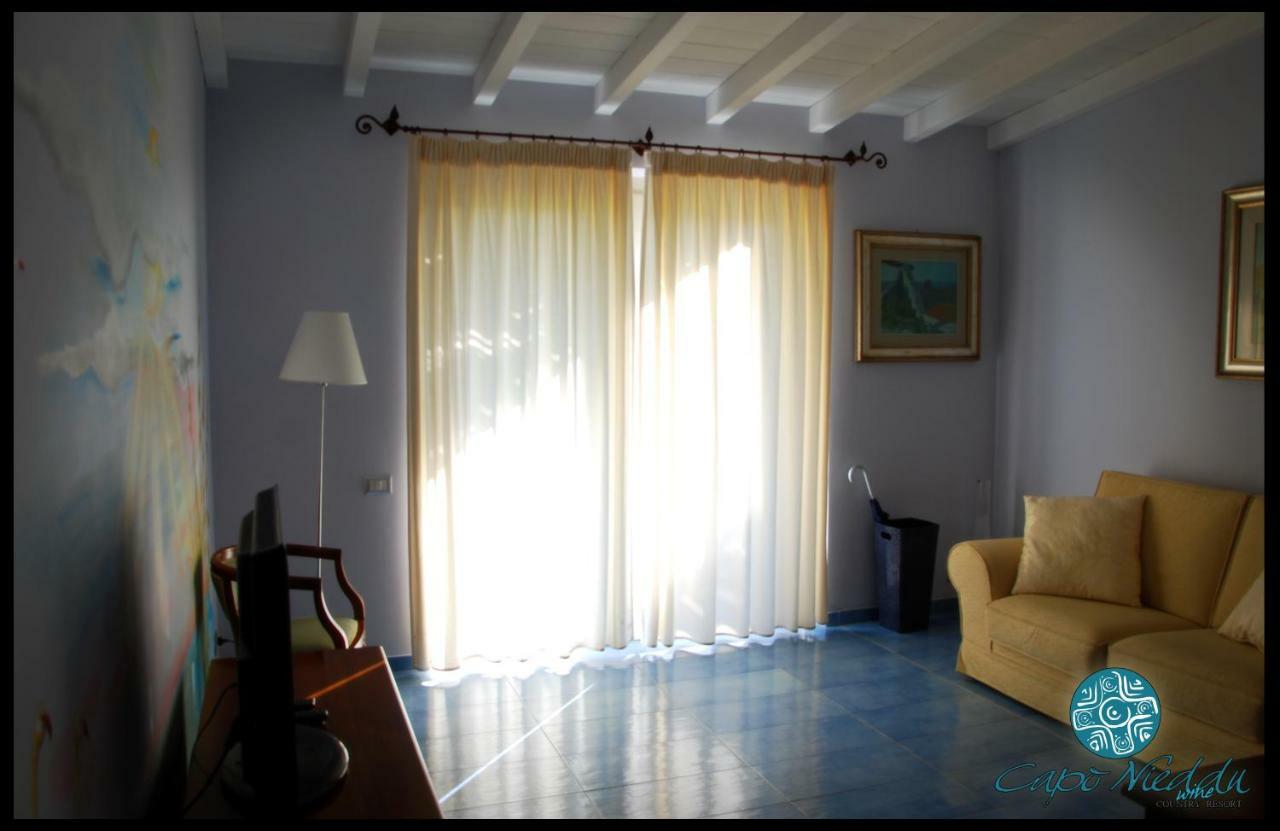 Country Resort Capo Nieddu Santa Caterina Di Pittinuri  Kültér fotó